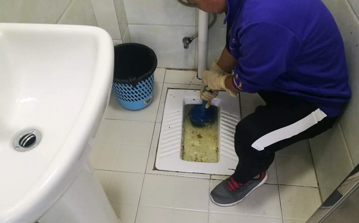 新和疏通蹲坑