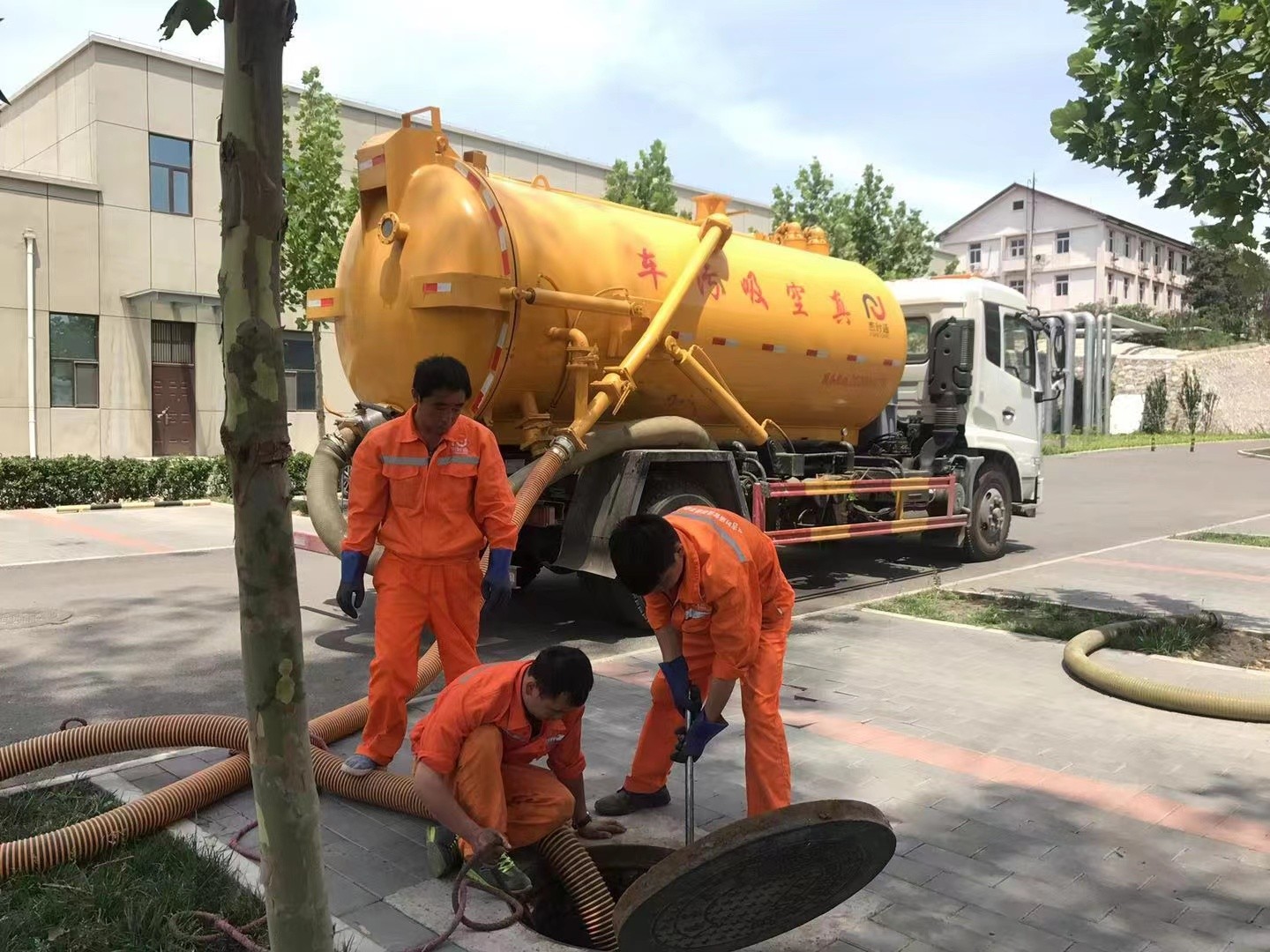 新和化粪池清理与5-8吨吸粪车施工效率分析
